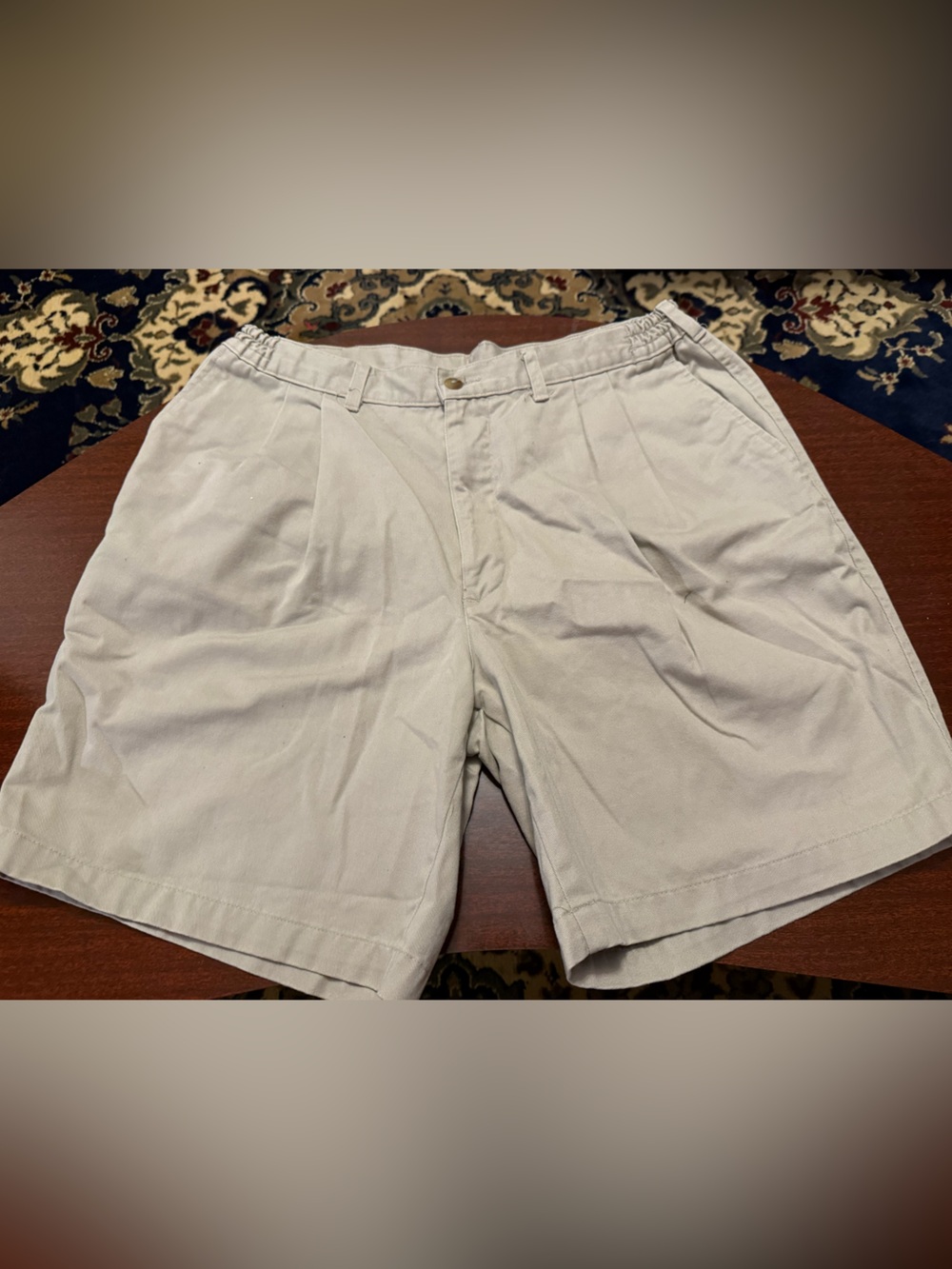 Savane Classic Men's Pleated Khaki Shorts